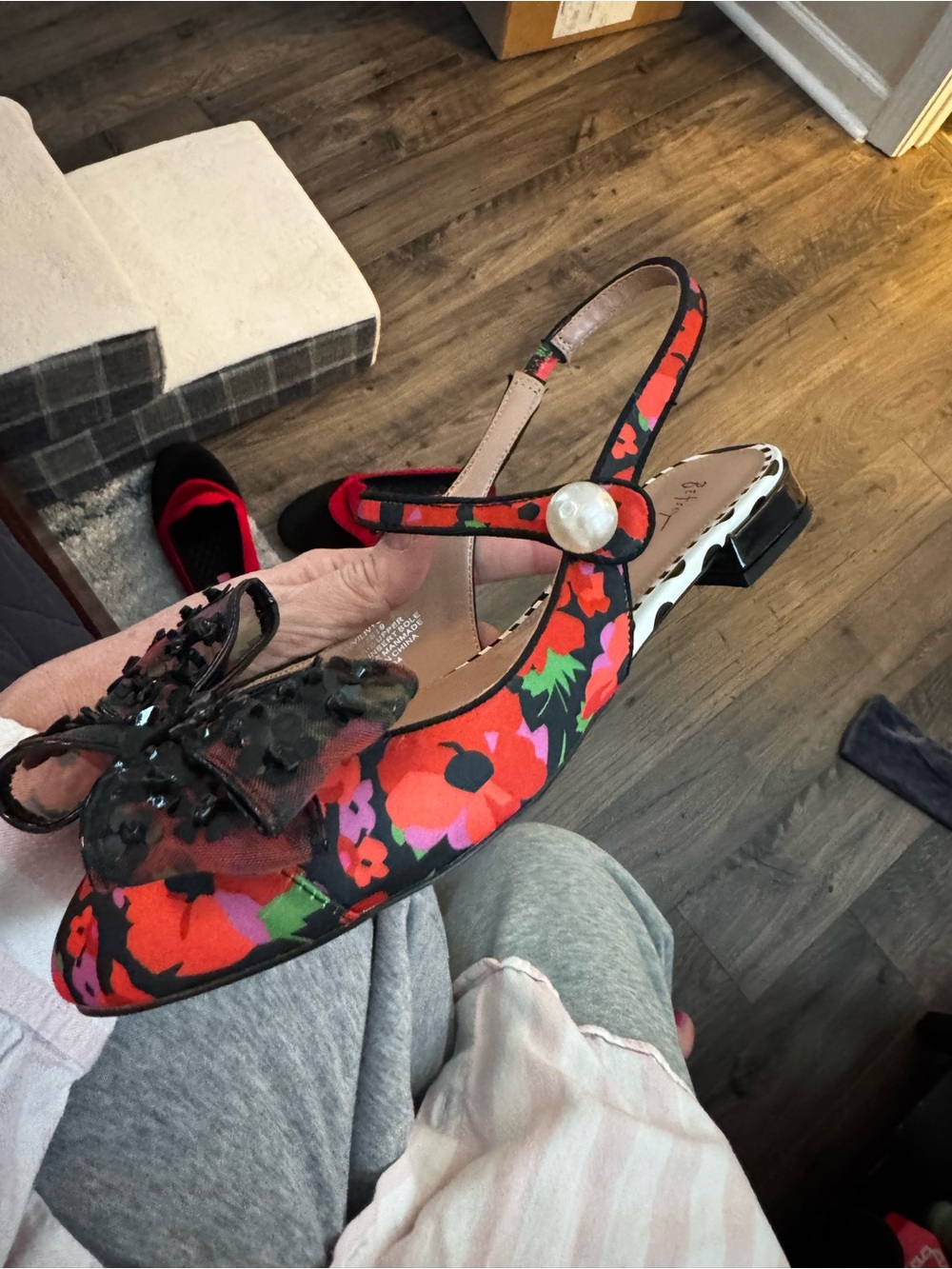 Betsey Johnson Livy Black Poppy - Floral Mary Jane’s with Bow & Pearl - Picture 11 of 13